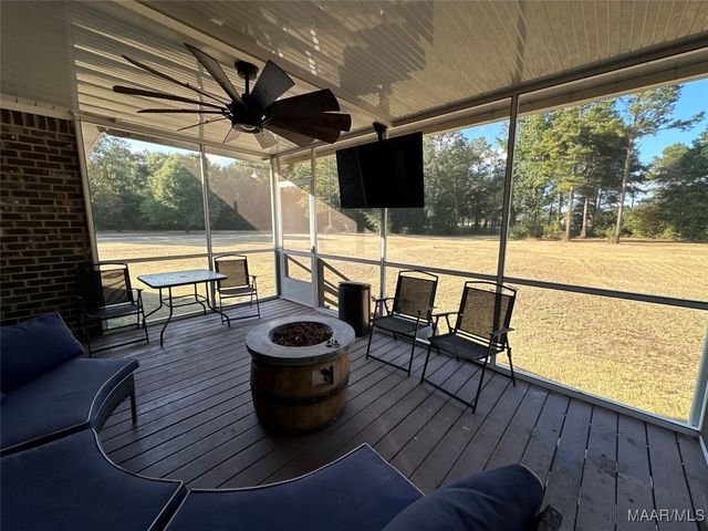 17 Indian Head Circle, Selma, AL 36701