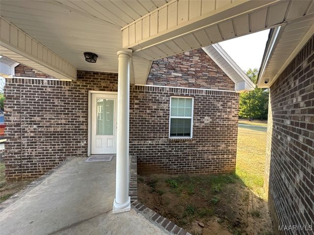 17 Indian Head Circle, Selma, AL 36701