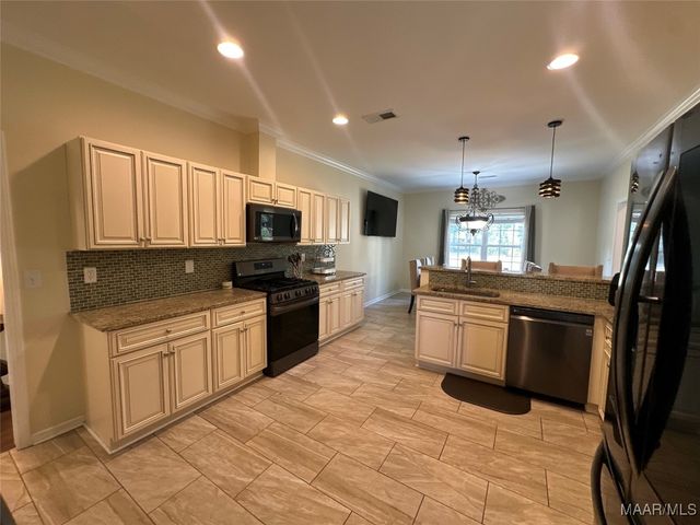 17 Indian Head Circle, Selma, AL 36701