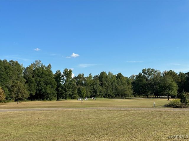 17 Indian Head Circle, Selma, AL 36701