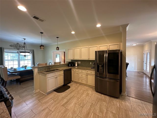 17 Indian Head Circle, Selma, AL 36701