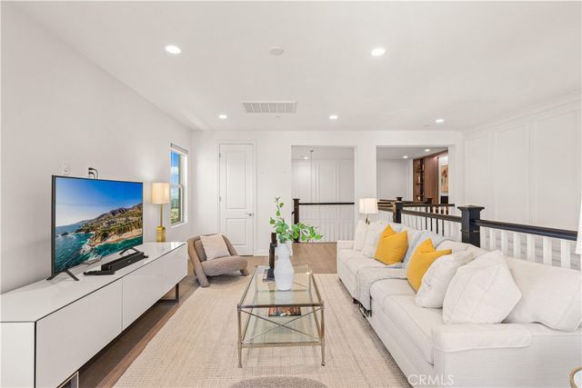 5512 Heritage Oak Drive, Lake Forest, CA 92679