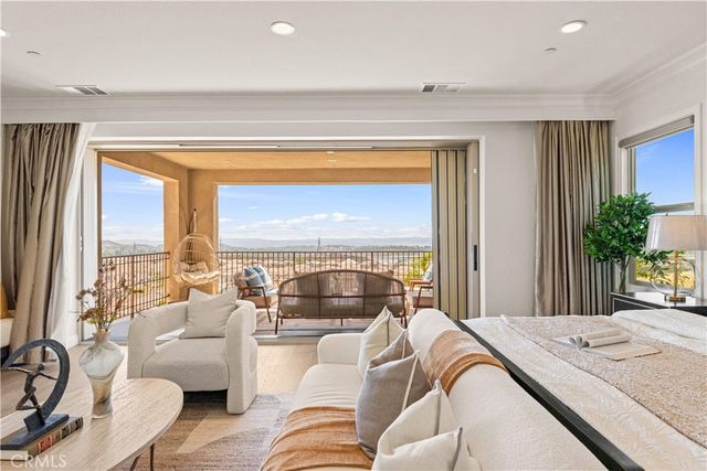 5512 Heritage Oak Drive, Lake Forest, CA 92679