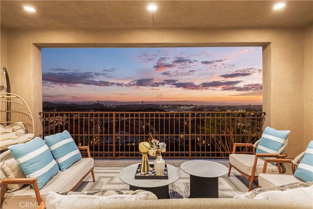 5512 Heritage Oak Drive, Lake Forest, CA 92679