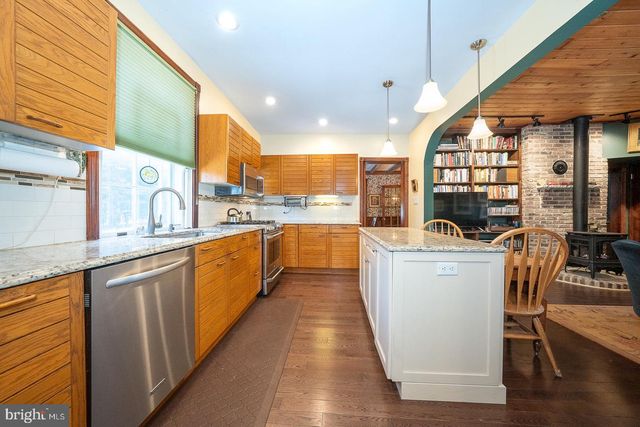 421 MIDLAND AVE, Wayne, PA 19087