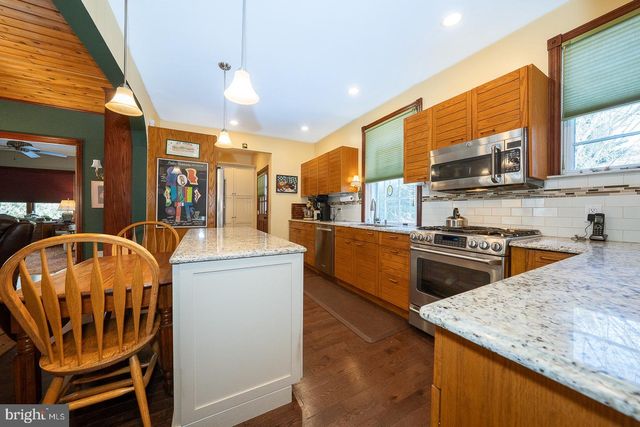 421 MIDLAND AVE, Wayne, PA 19087