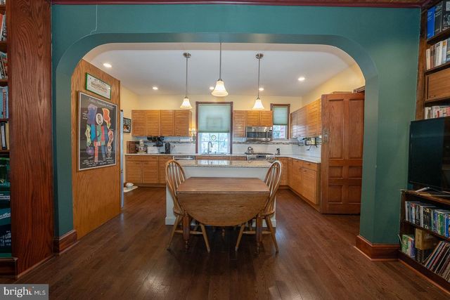 421 MIDLAND AVE, Wayne, PA 19087