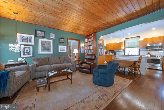 421 MIDLAND AVE, Wayne, PA 19087