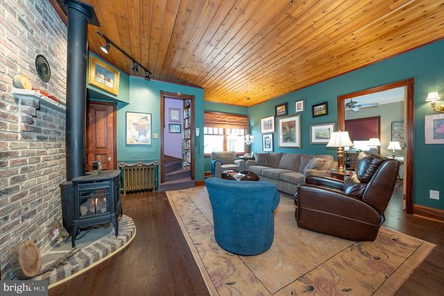 421 MIDLAND AVE, Wayne, PA 19087