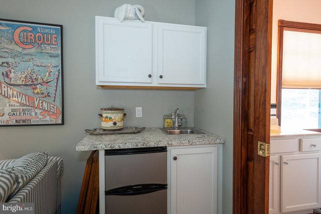 421 MIDLAND AVE, Wayne, PA 19087