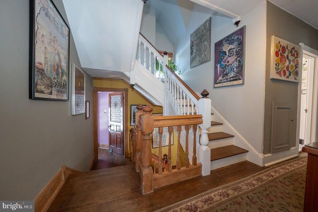 421 MIDLAND AVE, Wayne, PA 19087