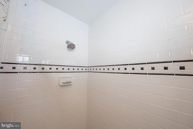 421 MIDLAND AVE, Wayne, PA 19087