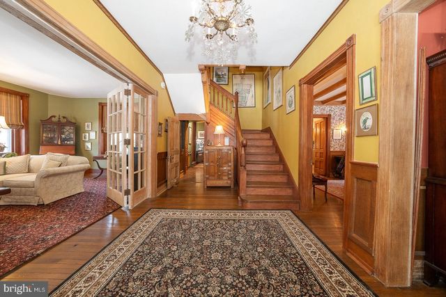 421 MIDLAND AVE, Wayne, PA 19087