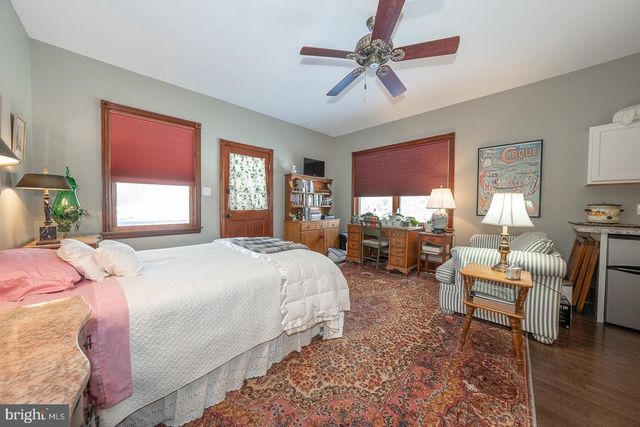 421 MIDLAND AVE, Wayne, PA 19087