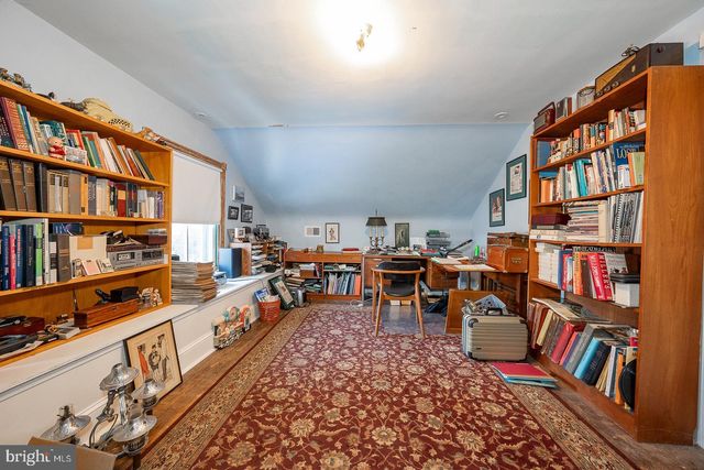 421 MIDLAND AVE, Wayne, PA 19087