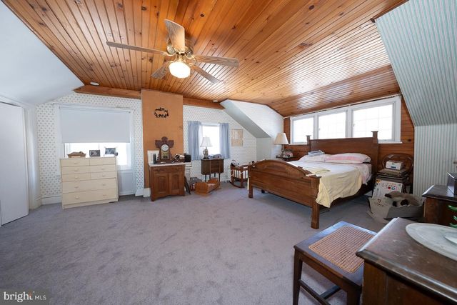 421 MIDLAND AVE, Wayne, PA 19087