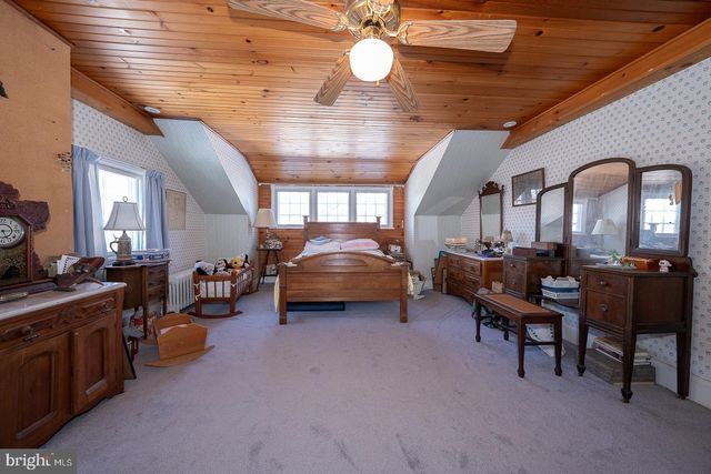 421 MIDLAND AVE, Wayne, PA 19087