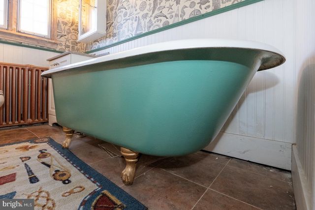 421 MIDLAND AVE, Wayne, PA 19087