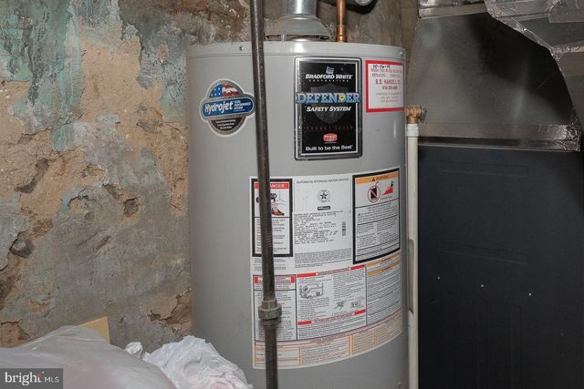 421 MIDLAND AVE, Wayne, PA 19087