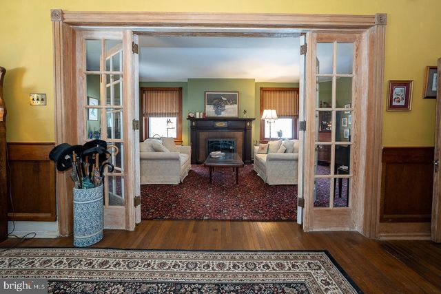 421 MIDLAND AVE, Wayne, PA 19087