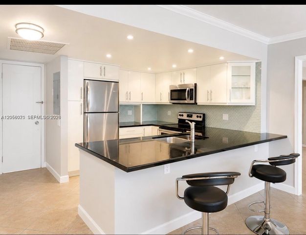 2000 Atlantic Shores Boulevard 316, Hallandale Beach, FL 33009