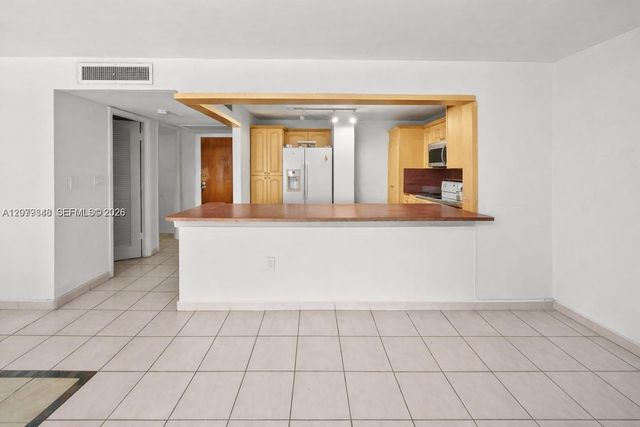 6450 Collins Avenue 205, Miami Beach, FL 33141