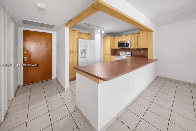 6450 Collins Avenue 205, Miami Beach, FL 33141