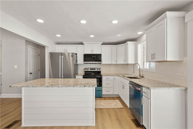 260 Twin Bridges Road, Fallowfield, PA 15022