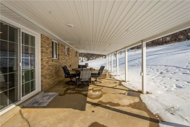 260 Twin Bridges Road, Fallowfield, PA 15022