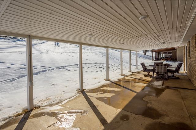 260 Twin Bridges Road, Fallowfield, PA 15022