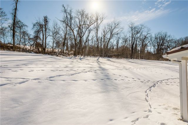 260 Twin Bridges Road, Fallowfield, PA 15022