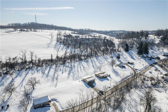 260 Twin Bridges Road, Fallowfield, PA 15022