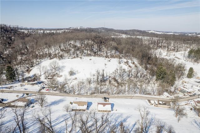 260 Twin Bridges Road, Fallowfield, PA 15022