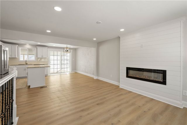 260 Twin Bridges Road, Fallowfield, PA 15022