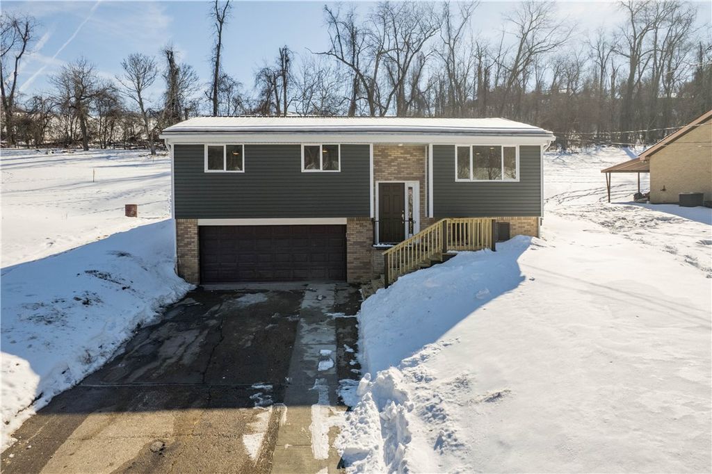 260 Twin Bridges Road, Fallowfield, PA 15022