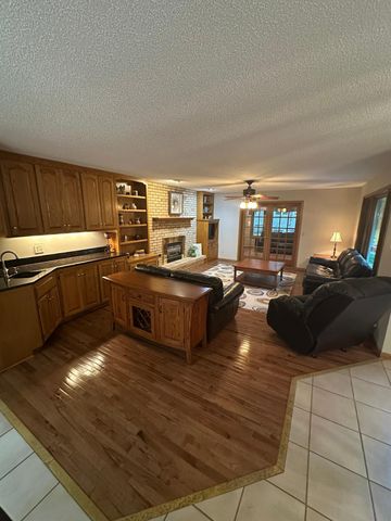 1742 122nd Lane NW, Coon Rapids, MN 55448