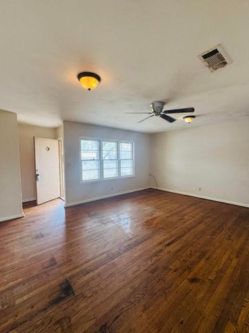 2715 39th Street, Lubbock, TX 79413