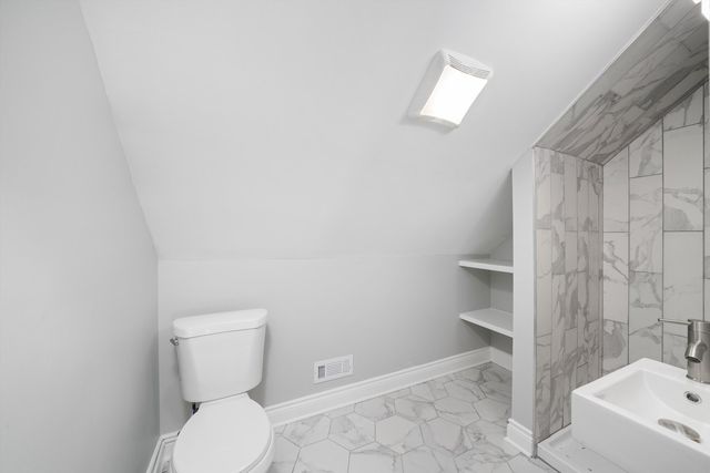 5237 S Long Avenue, Chicago, IL 60638