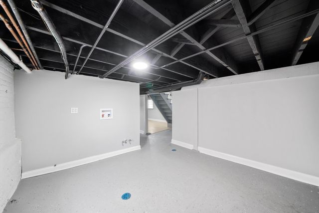 5237 S Long Avenue, Chicago, IL 60638