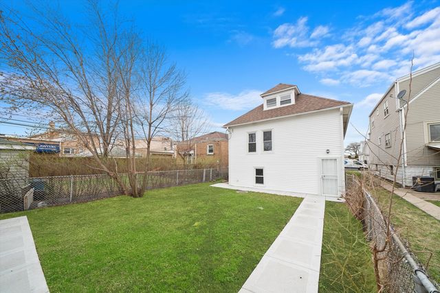 5237 S Long Avenue, Chicago, IL 60638