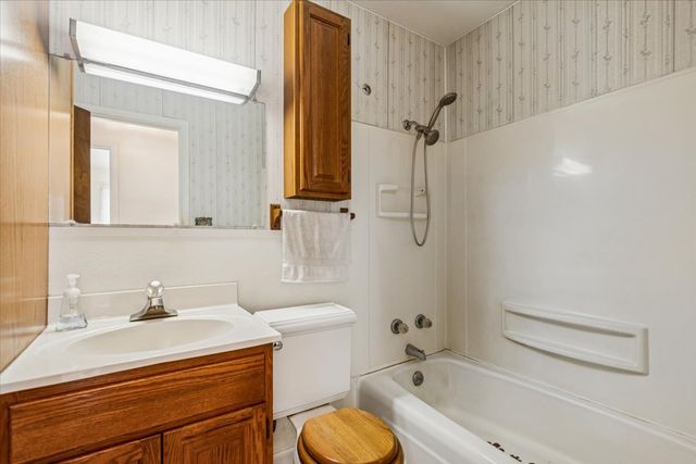 8518 Coral Road, Wonder Lake, IL 60097