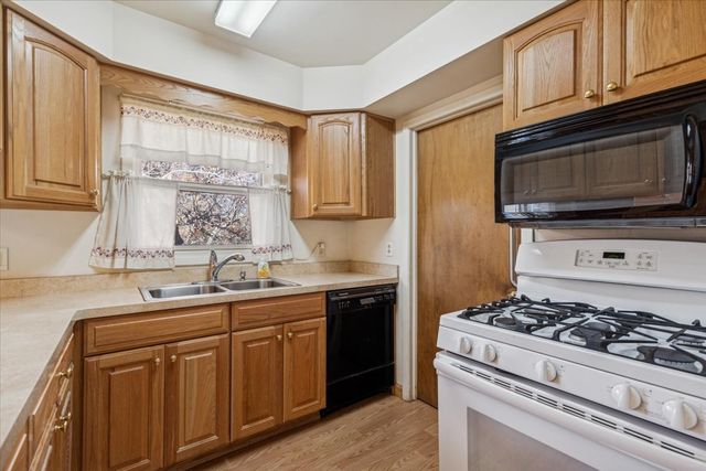 8518 Coral Road, Wonder Lake, IL 60097