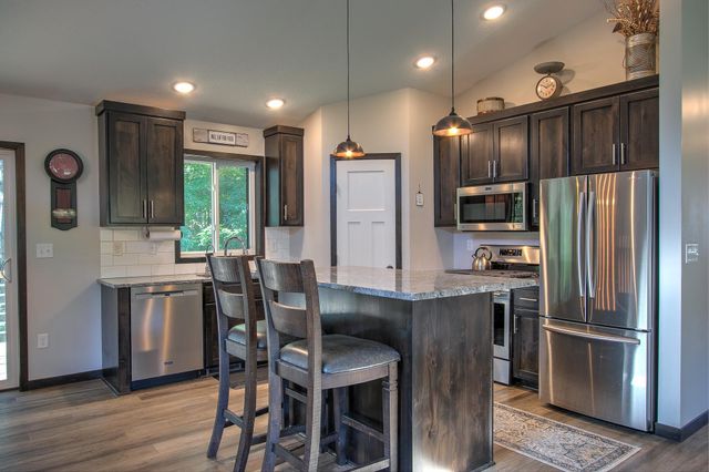 123 20th Avenue SW, Cambridge, MN 55008
