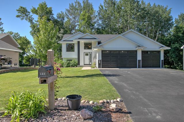 123 20th Avenue SW, Cambridge, MN 55008