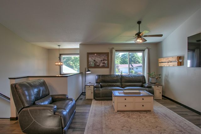 123 20th Avenue SW, Cambridge, MN 55008