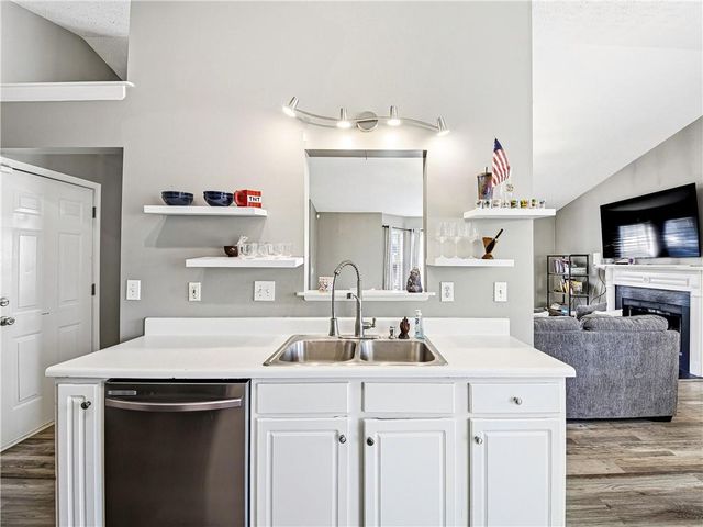 2523 Barndale Drive, Lawrenceville, GA 30044