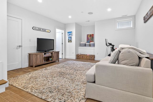 13 Quincy St A, Somerville, MA 02143