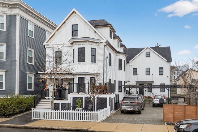 13 Quincy St A, Somerville, MA 02143