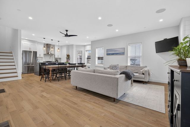 13 Quincy St A, Somerville, MA 02143