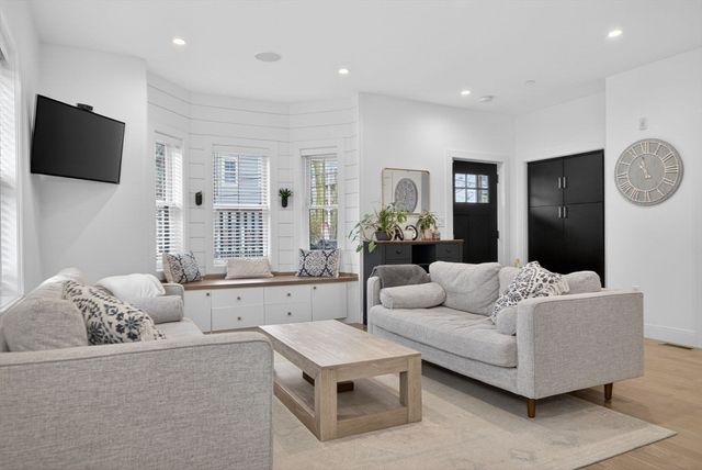 13 Quincy St A, Somerville, MA 02143